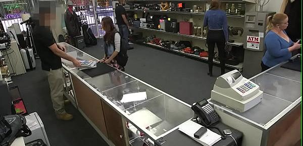  Pawning college student sucks store manager